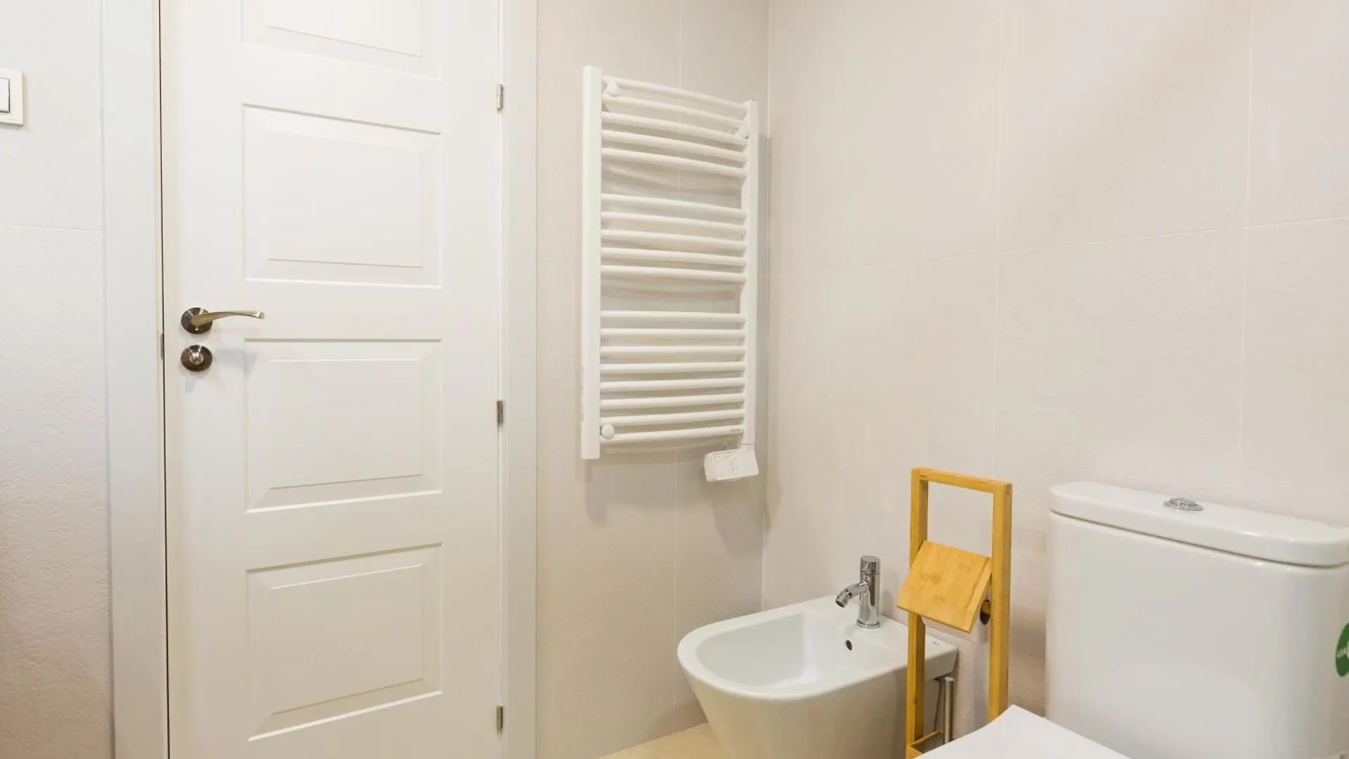 Malaga Centro Ii: Central And Bright Apartment With Balconies