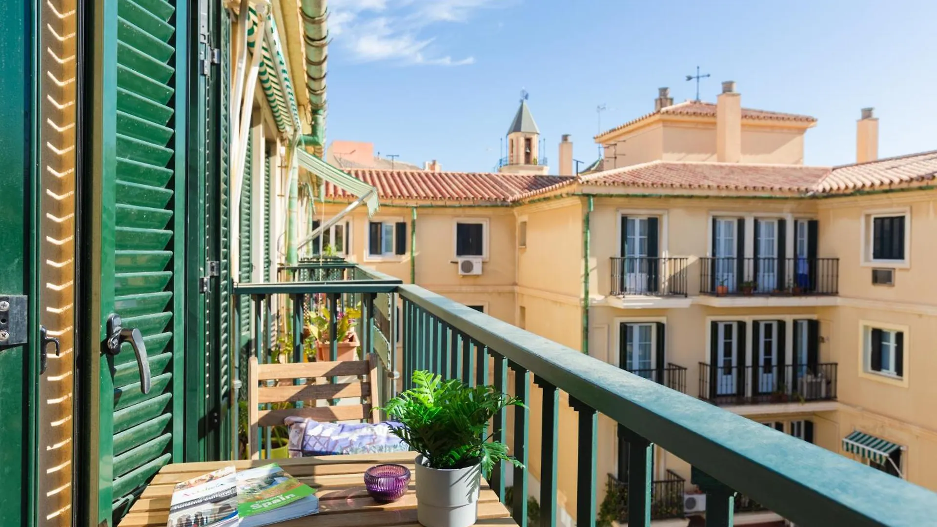 Malaga Centro Ii: Central And Bright Apartment With Balconies 0*,