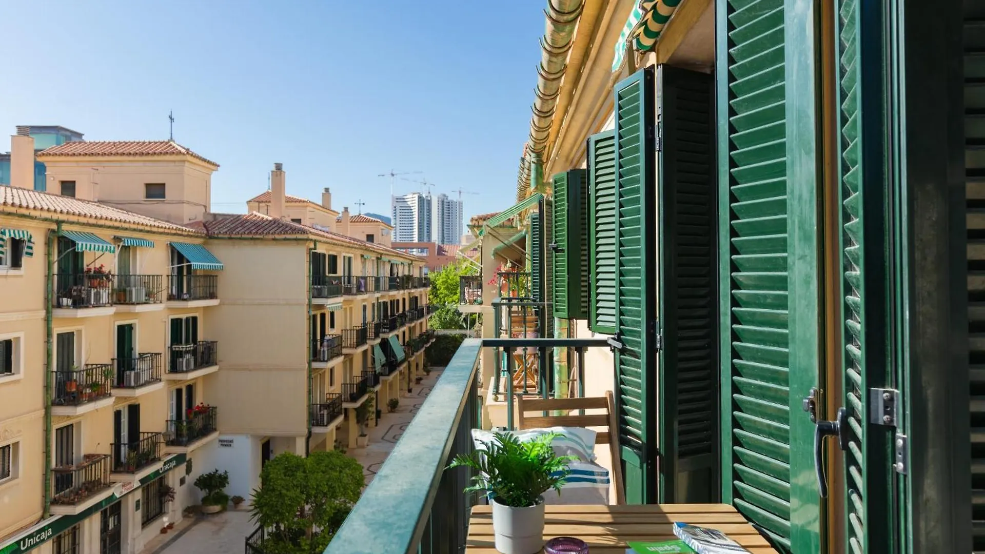 Malaga Centro Ii: Central And Bright Apartment With Balconies